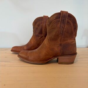 NEW- Tecovas Handmade Leather Cowboy Ankle Boots Women’s 7.5B Brown